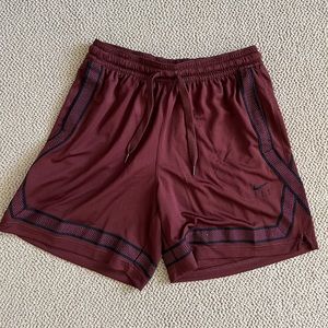 Nike Womens Fly Crossover Basketball Shorts. Size Medium.